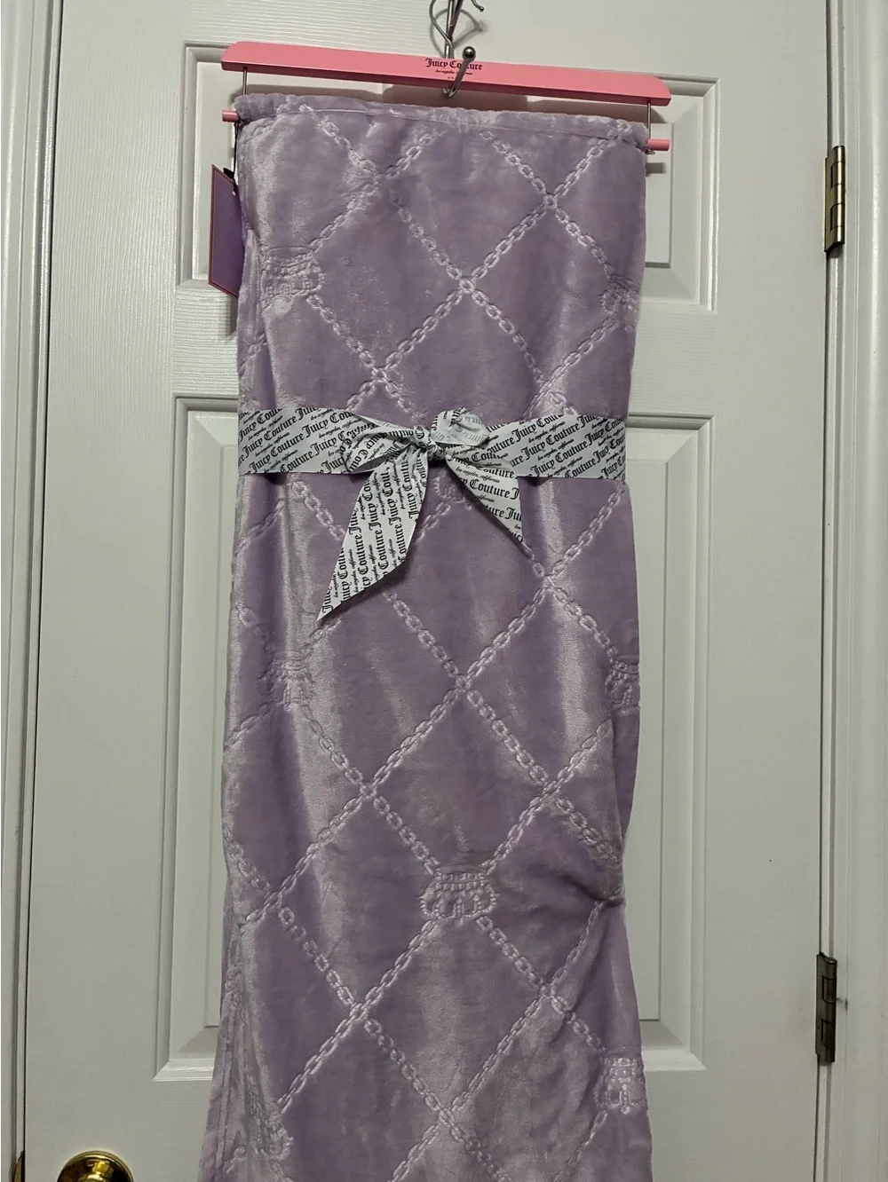 Crown & Chains throw blanket